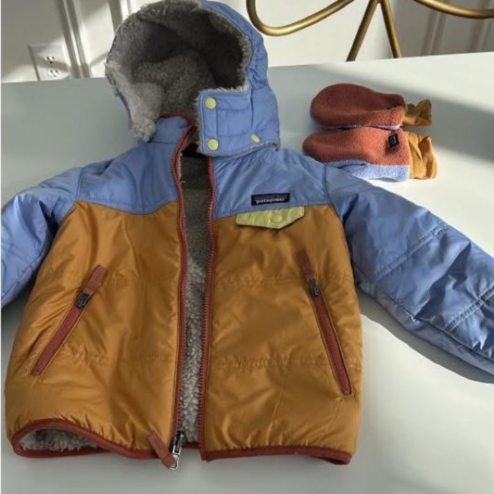 Patagonia reversible tribbles 4t girls Jacket with Mittens